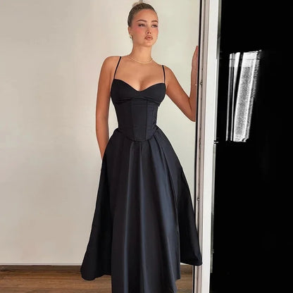 Robe Longue Noire Sexy à Col en V – Été 2024